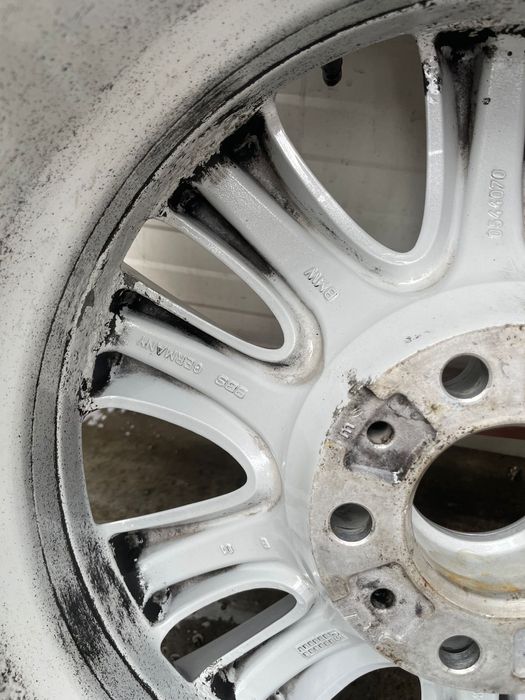 Летни гуми и джанти за BMW 5 Series (E60)