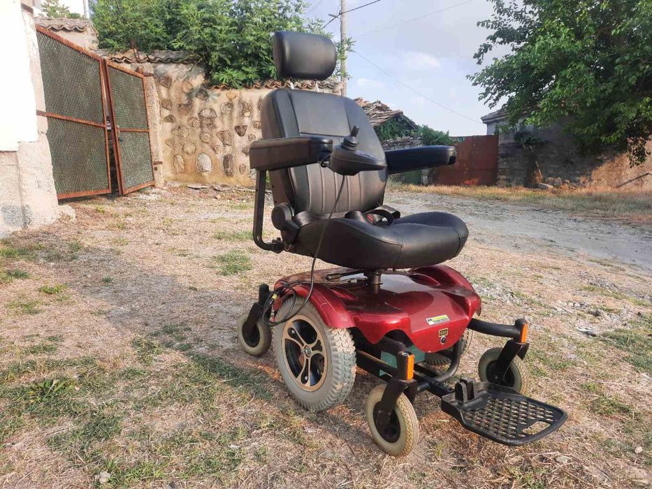 Електрически скутер за трудно подвижни хора