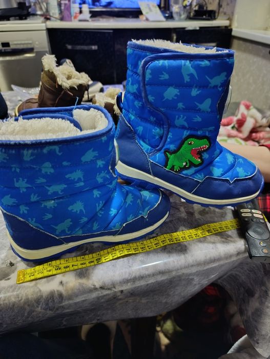 Детская обувь в хорошем состоянии привезённая из Кореи