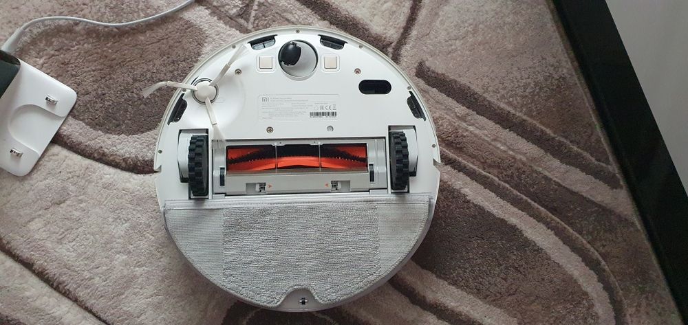 Робот прахосмукачка Xiaomi Mi Robot Vacuum Mop Cleaner, 0.6 л, WI-FI