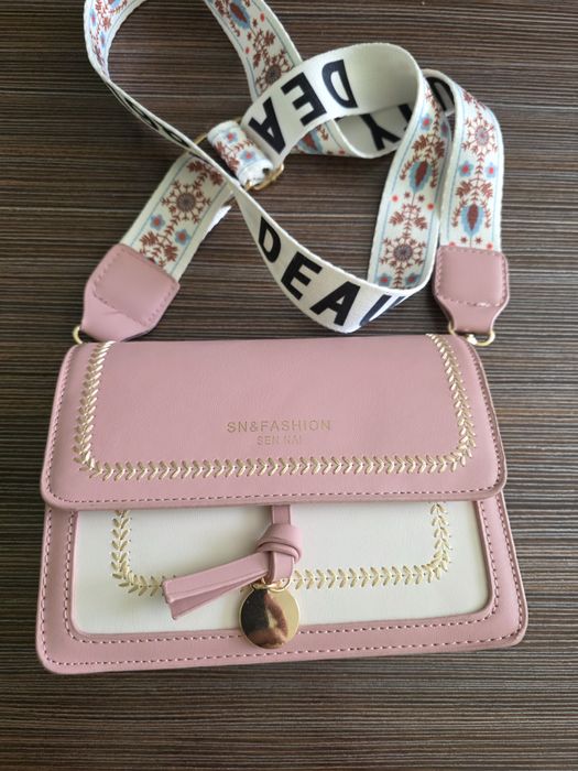 модерна розова дамска чанта за през рамо (crossbody) с марка SN&Fashion (Sen Nai),