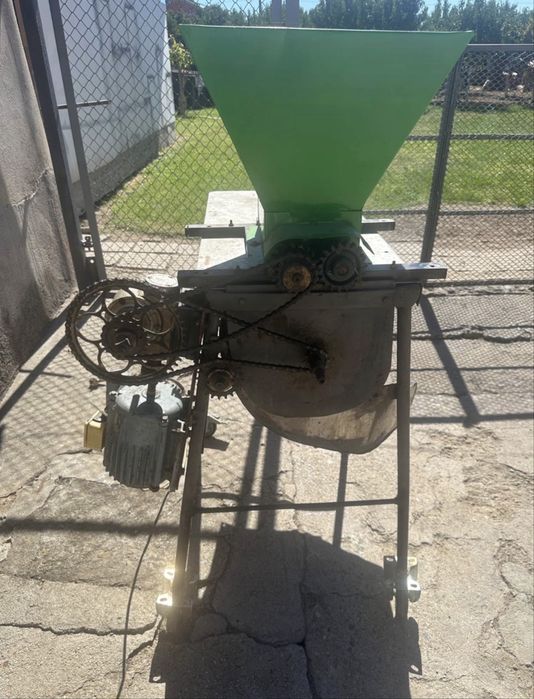 Електрическа Гроздомелачка 220V