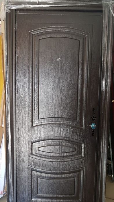 Usa metalica (noua)cu o yala 800 +200 montaj