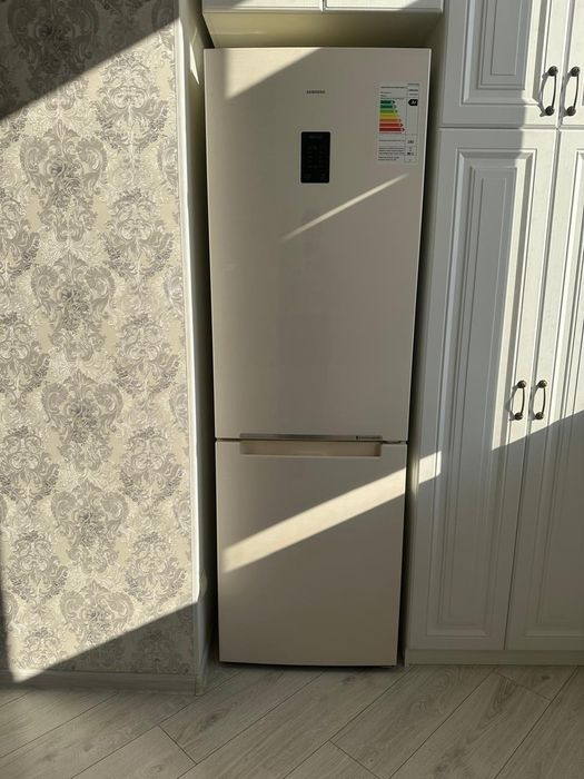 Продам новый холодильник