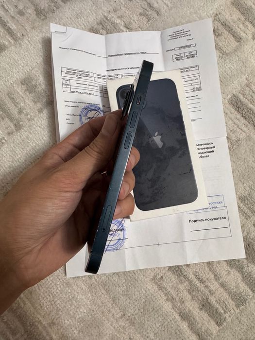Продам iPhone 13 айфон 13