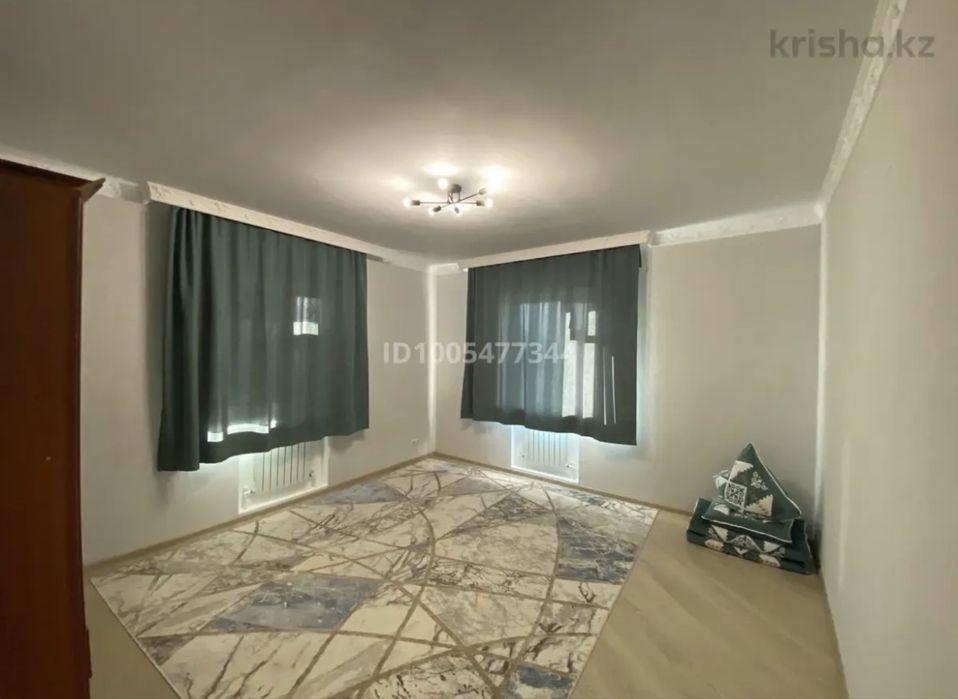 В городе продается мансардный дом