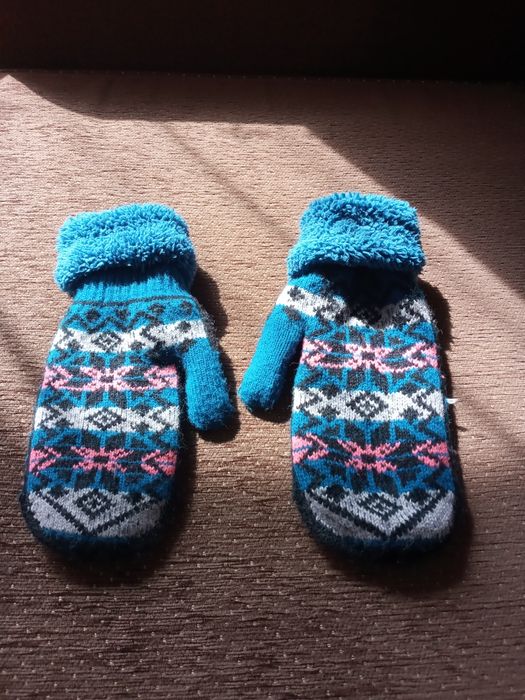 Детские варежки, перчатки