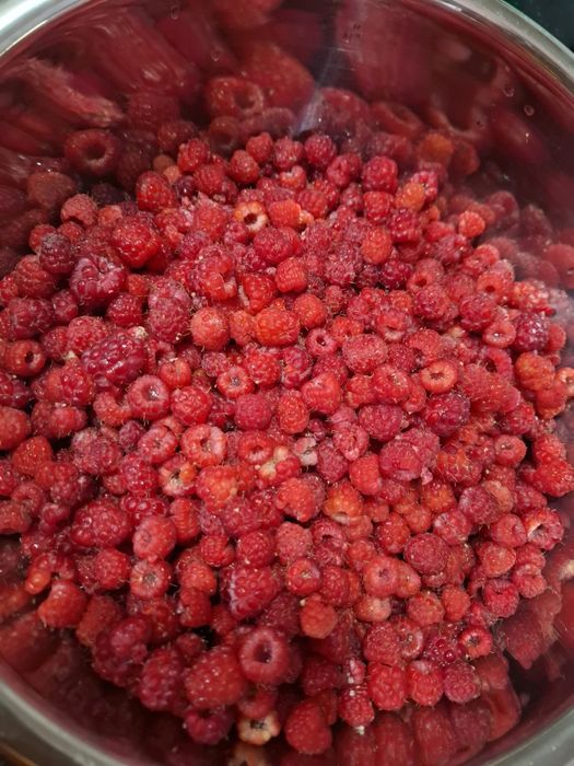 Продаётся малина свежая