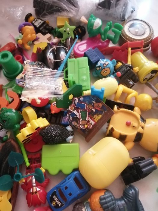 Игрушки киндеры и мослы