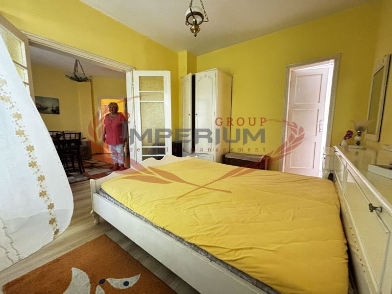 Дава се под наем Тристаен апартамент в Варна, ВИНС - 70 кв.м за 663 € - Снимка #2