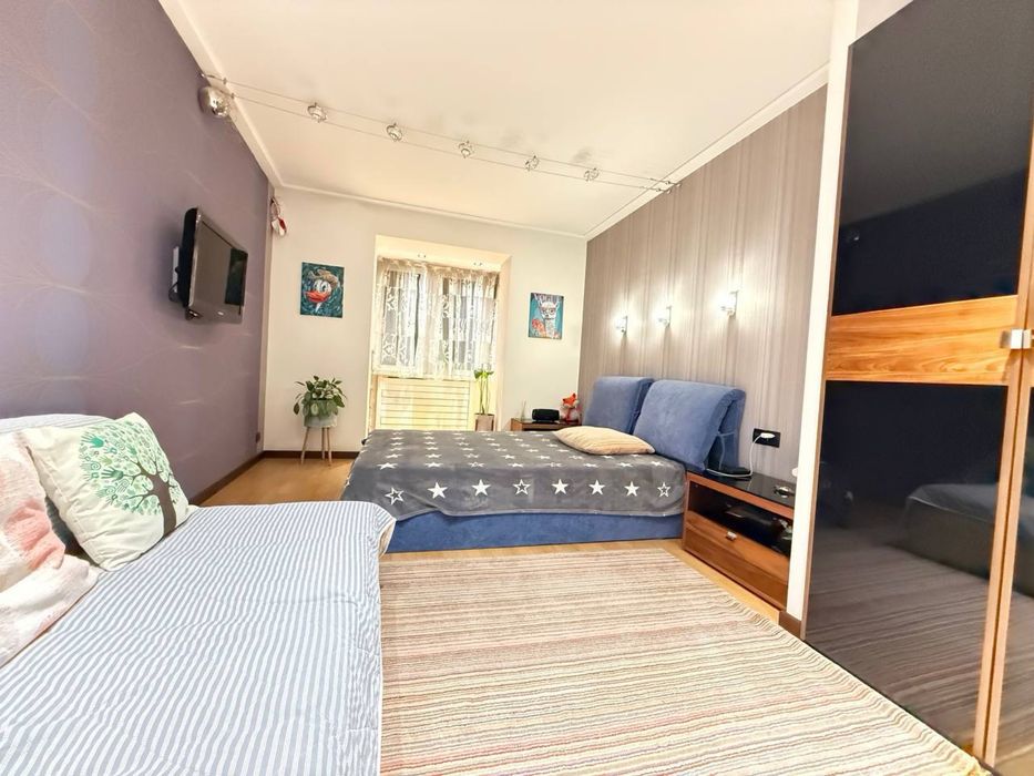 Квартира Цум Корейское посольство 4/1-2+ подвал/4 165 м2