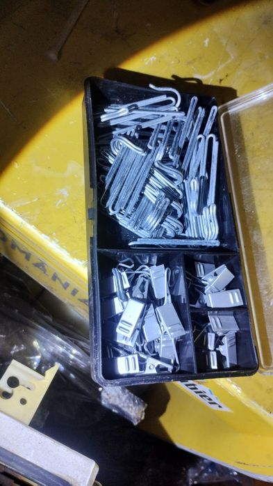 Cârlige de perdele- monitor