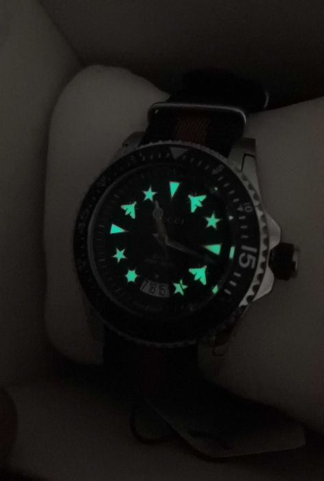 Часовник Gucci Dive 40mm