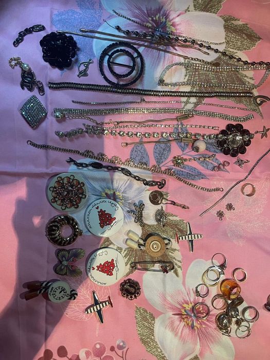 Продам браслеты кольца бусы