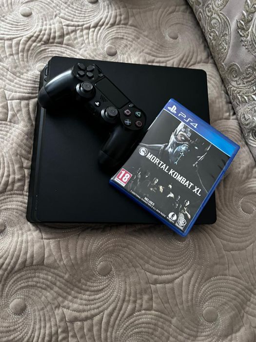 Playstation 4 slim