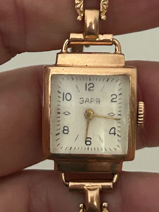 Златен часовник ЗАРЯ сьс златна гривна СССР 1956
