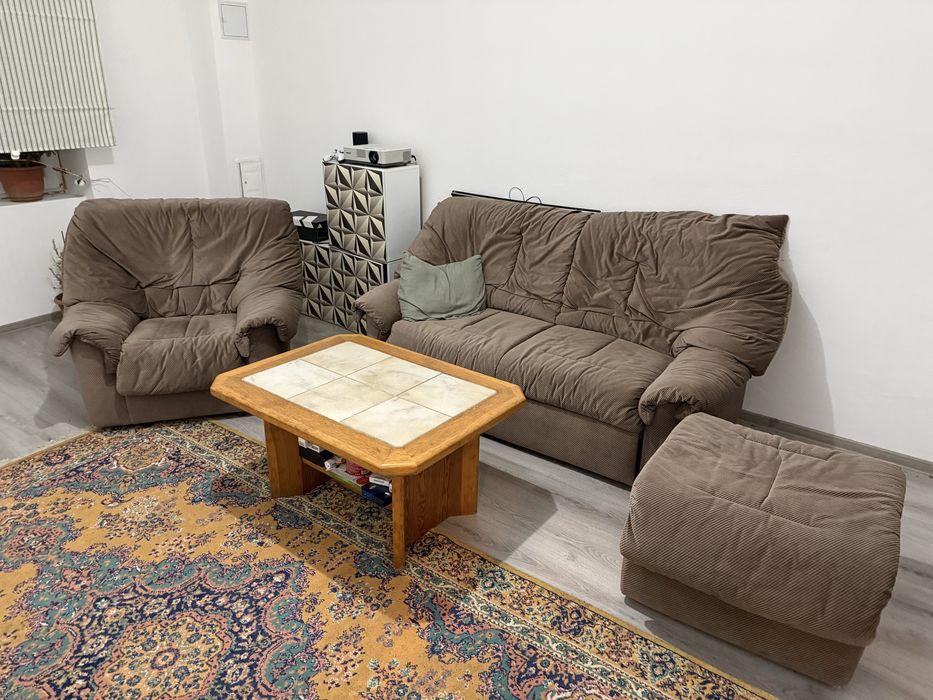 Set living – canapea 2 locuri + fotoliu + taburet + măsuță cafea