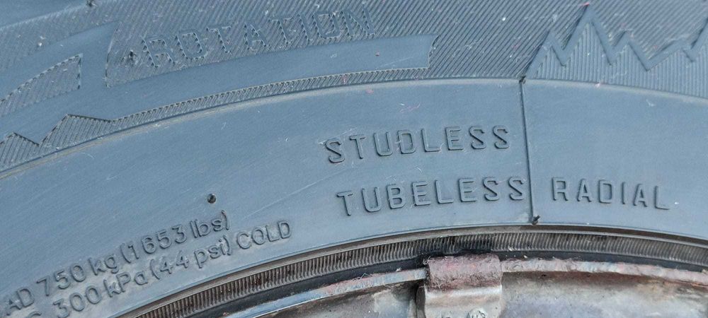 Anvelope/roti  iarna MAXXIS SS-01 PRESA SUV ICE 215/70 R15 98 Q