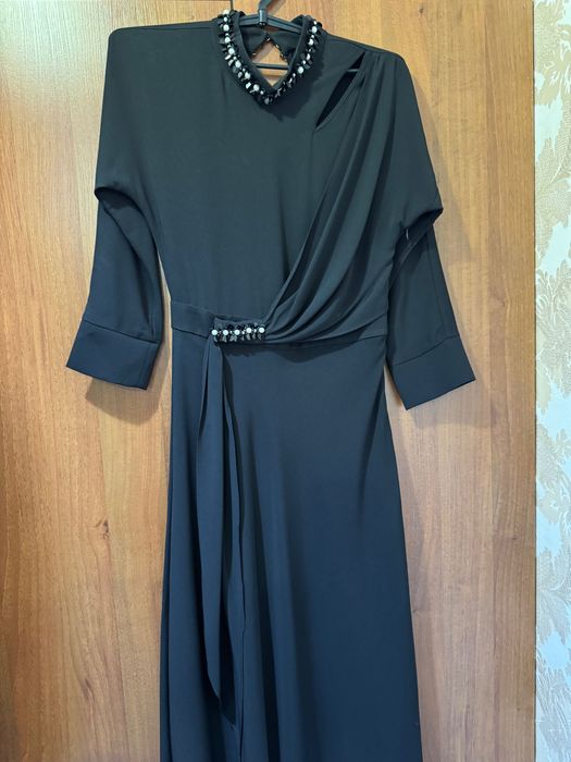 Платье черное на вечер