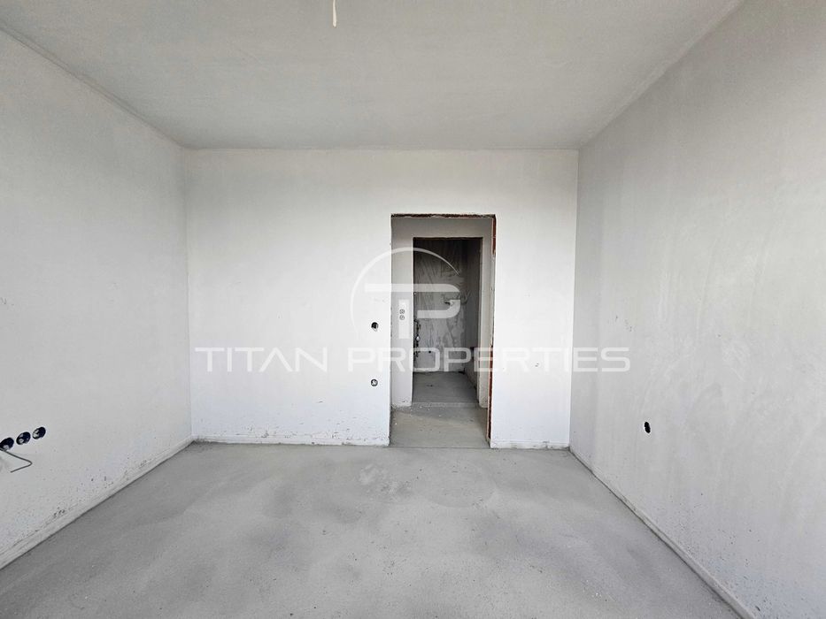 Продава се Тристаен апартамент в Пловдив, Коматево - 91 кв.м за 1152 €/кв.м - Снимка #2