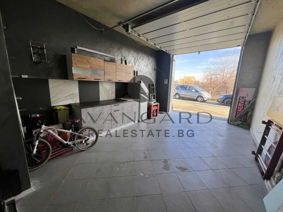 Продава се Двустаен апартамент в Пловдив, Кючук Париж - 77 кв.м за 2039 €/кв.м - Снимка #9