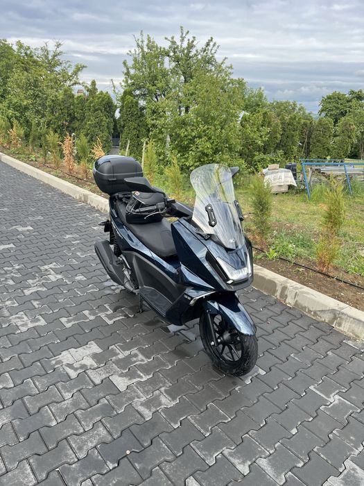 Scuter Kymco Skytown 125