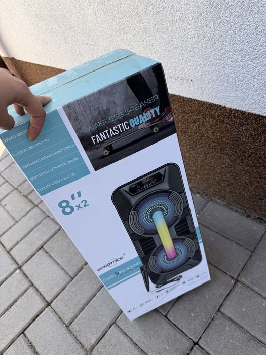 Boxa cu microfon