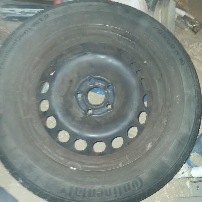 Genti otel opel astra j  și  geam stinga față de Peugeot 2008