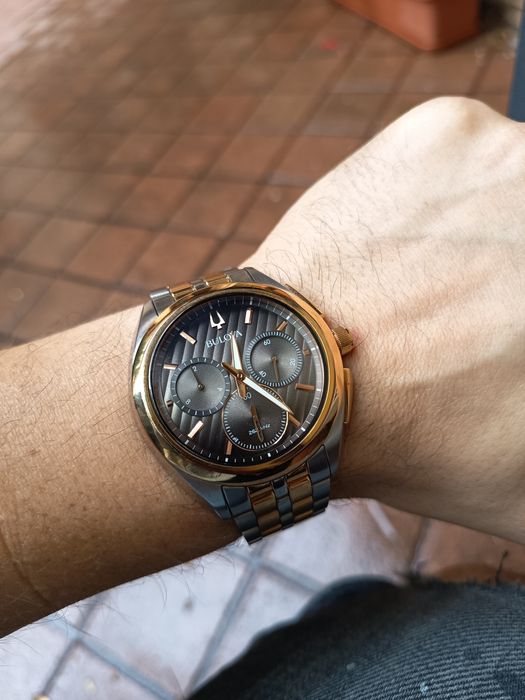 Bulova Curv  98A160