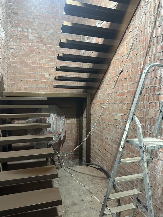 2 этаж , лестница  перила професионал сварщик