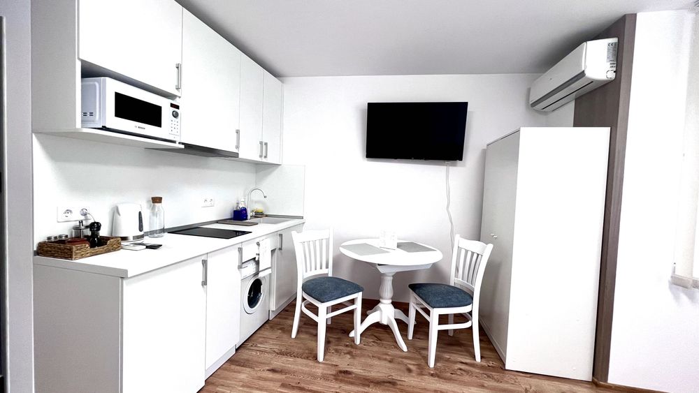 Дава се под наем Едностаен апартамент в Варна, ЖП Гара - 35 кв.м за 450 € - Снимка #2