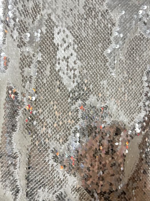 Rochie argintie paietata cu crepeu