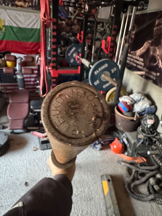 Продавам лост 220/20кг Eleiko