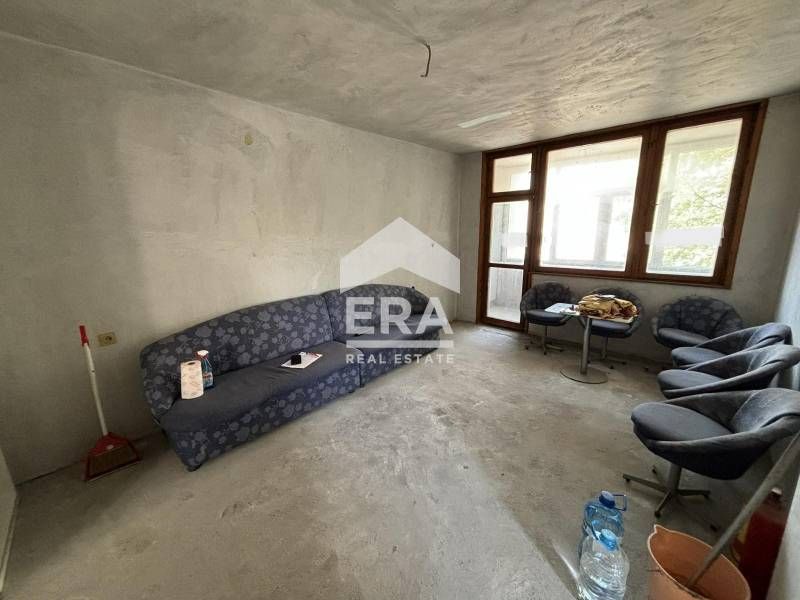 Продава се Тристаен апартамент в Хасково, Дружба 1 - 100 кв.м за 1080 €/кв.м - Снимка #2