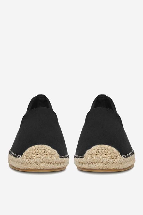 Продавам черни еспадрили DeeZee 38 номер