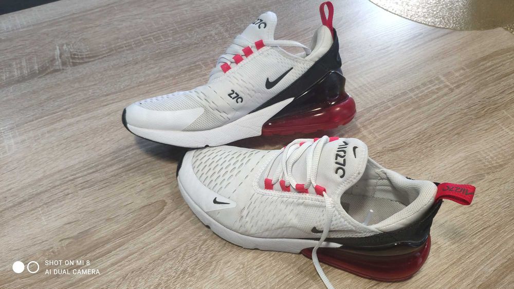 Маратонки NIKE AIR MAX 270 Маратонки Найк Еър Макс 270
