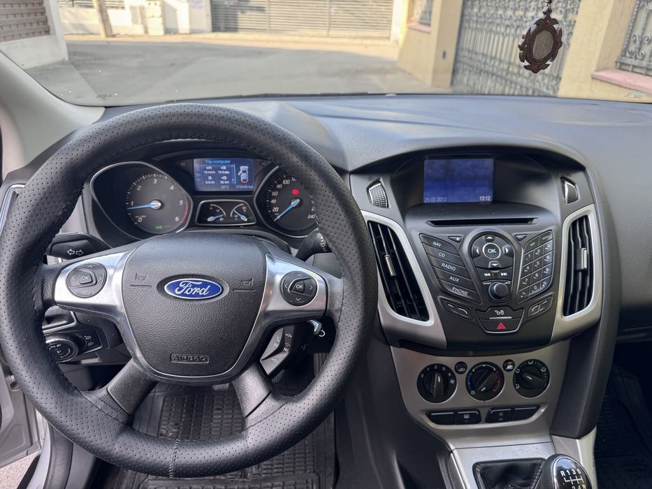 FORD Focus 2012 — imagine 5
