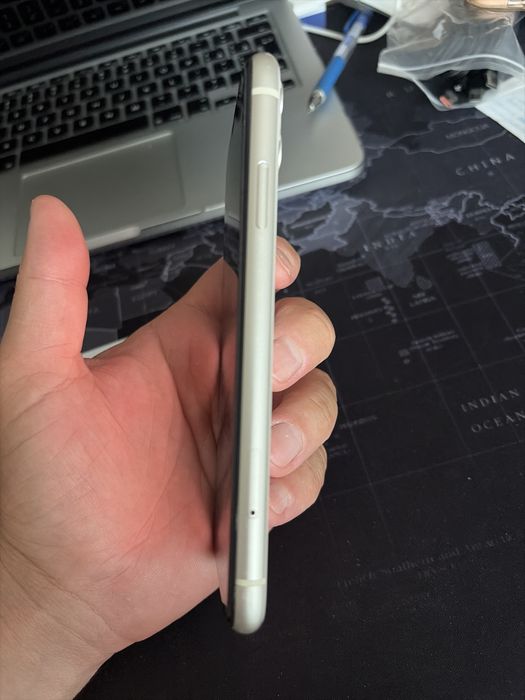 Iphone 11, alb, 64GB