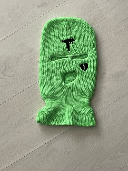 Боне в електрикаво зелено