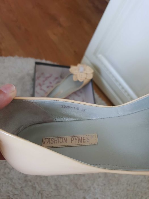 Обувь натуральная кожа 37