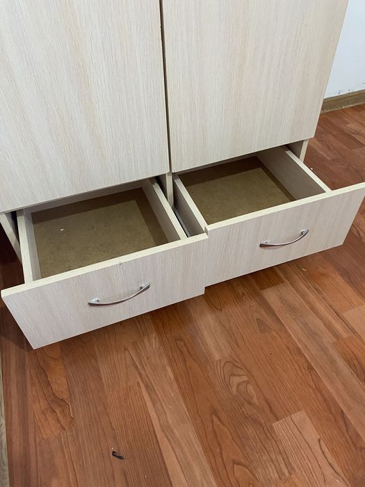 Шкаф сатылады еки есикти