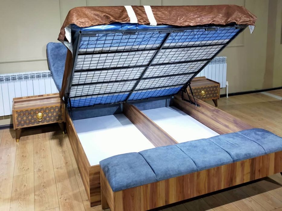 Продам кровать с матрасом