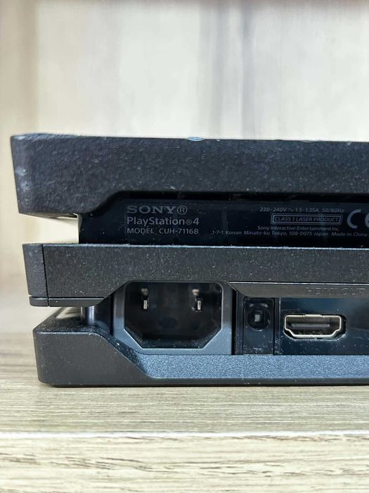 Конзола PlayStation 4 Pro  CUH-7116B 1TB