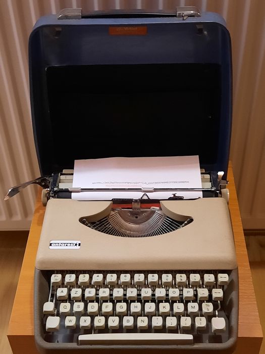 Mașină de scris Antares impecabilă