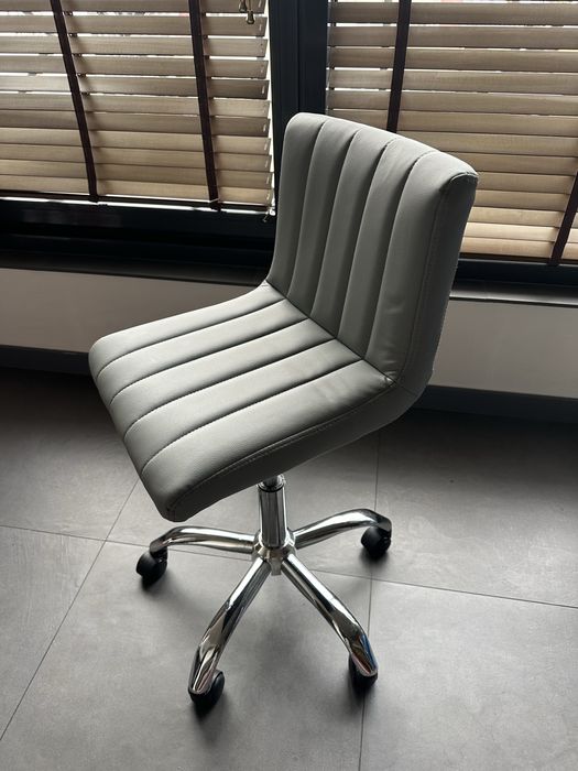 Стол на колелца Рим с 2г гаранция