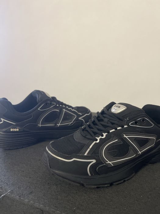 Dior B30 negru.