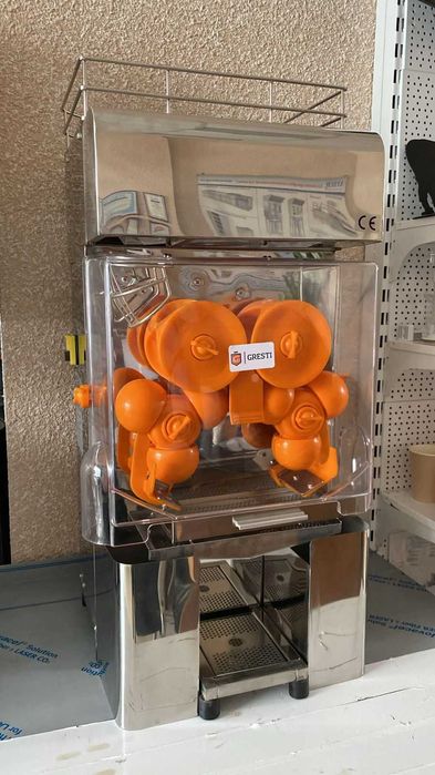 Профессиональная Соковыжималка! Новая!