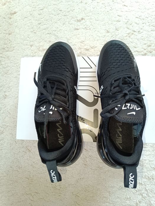 Продам кроссовки оригинал Nike Air Max 270