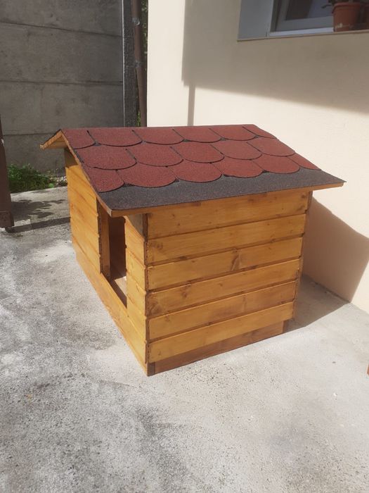 Cușcă din lemn pentru câini  – 115×83×75 cm – 600 lei negociabil