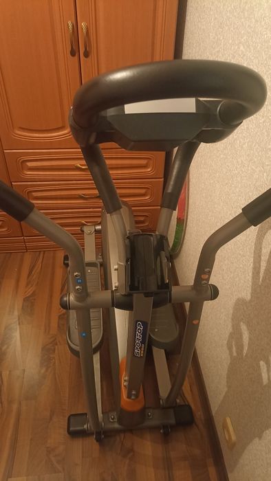 Эллипсоидный тренажёр Орбитрек